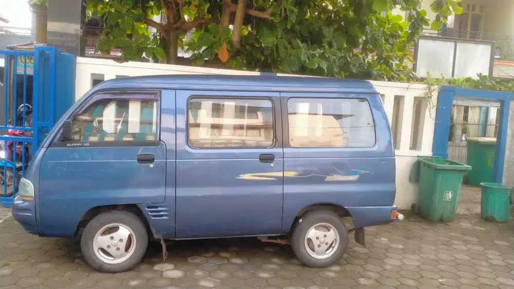 Suzuki Futura 2003 Bensin