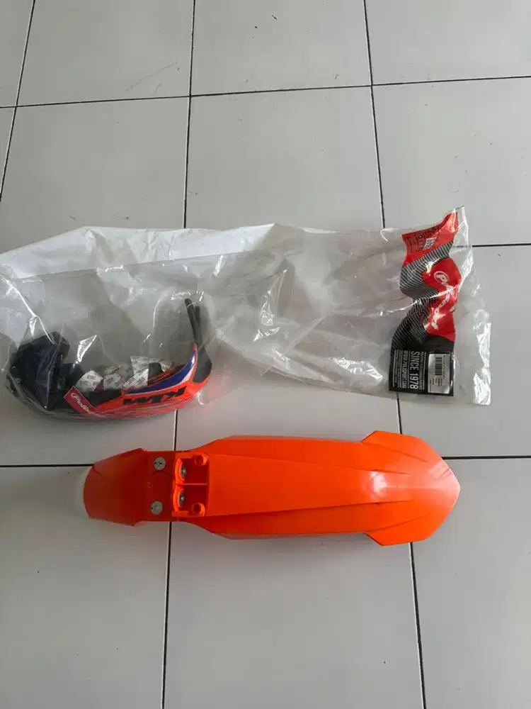 Spakbor depan ktm85 polisport