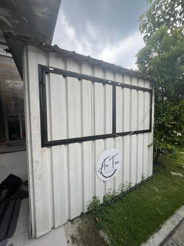 Container Booth / Rombong