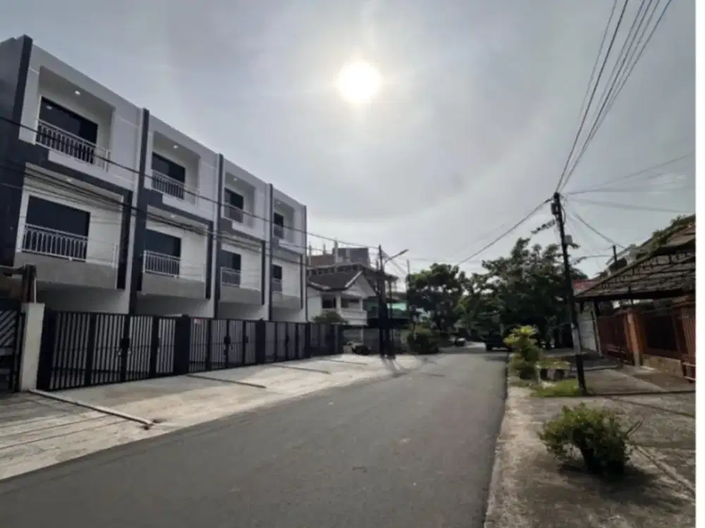 Rumah Brand New Di Tanjung Duren Jakarta Barat 3 Lantai Furnished