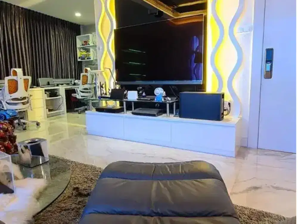 Apartemen Regatta Miami 3+1 BR, furnished bagus mewah,murah
