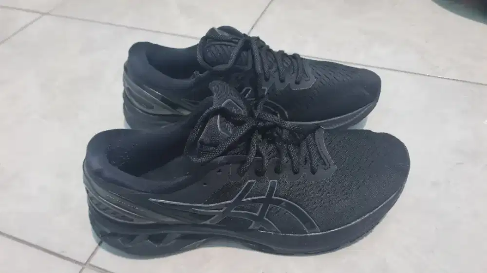 Sepatu Asics gel kayano