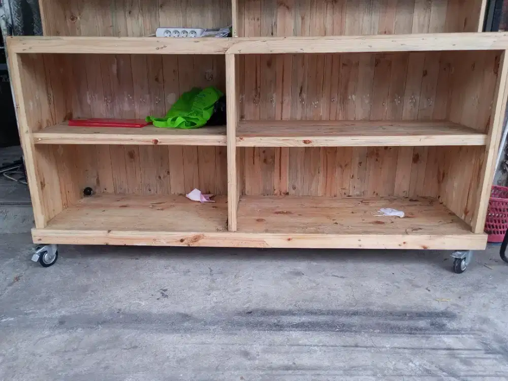 Meja Barista atau Meja Kasir