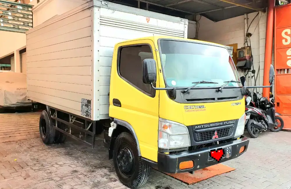 Truk Colt Diesel Canter Ban Dobel 125 Box 125 PS 2015/2016 No Hino KIM