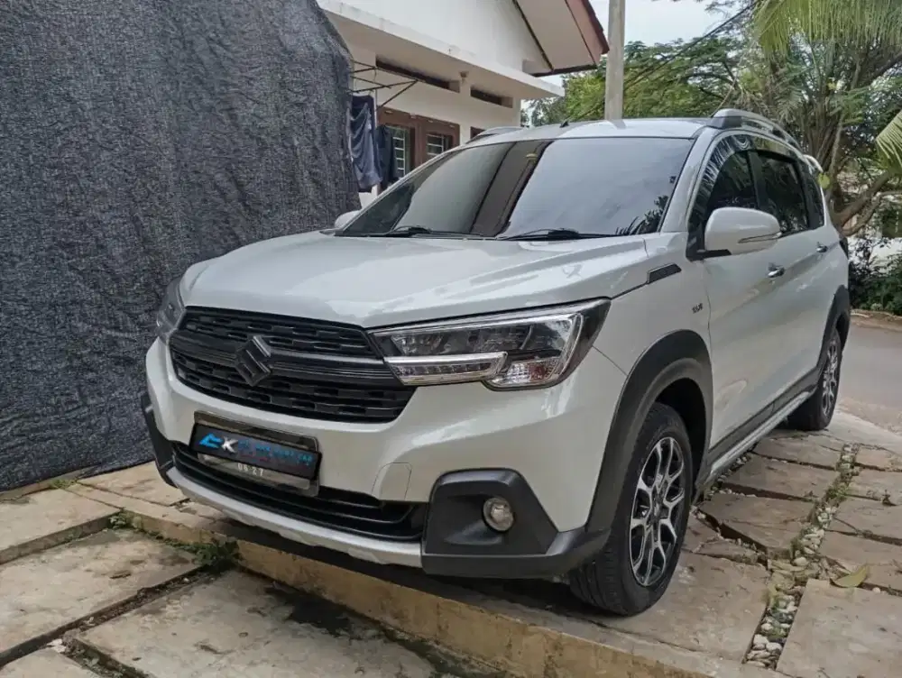 Rental mobil. Sewa mobil harian, mingguan & bulanan lepas kunci.