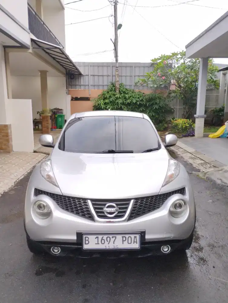 Termurah Low km Nissan Juke 1.5 AT mulus 2011 silver