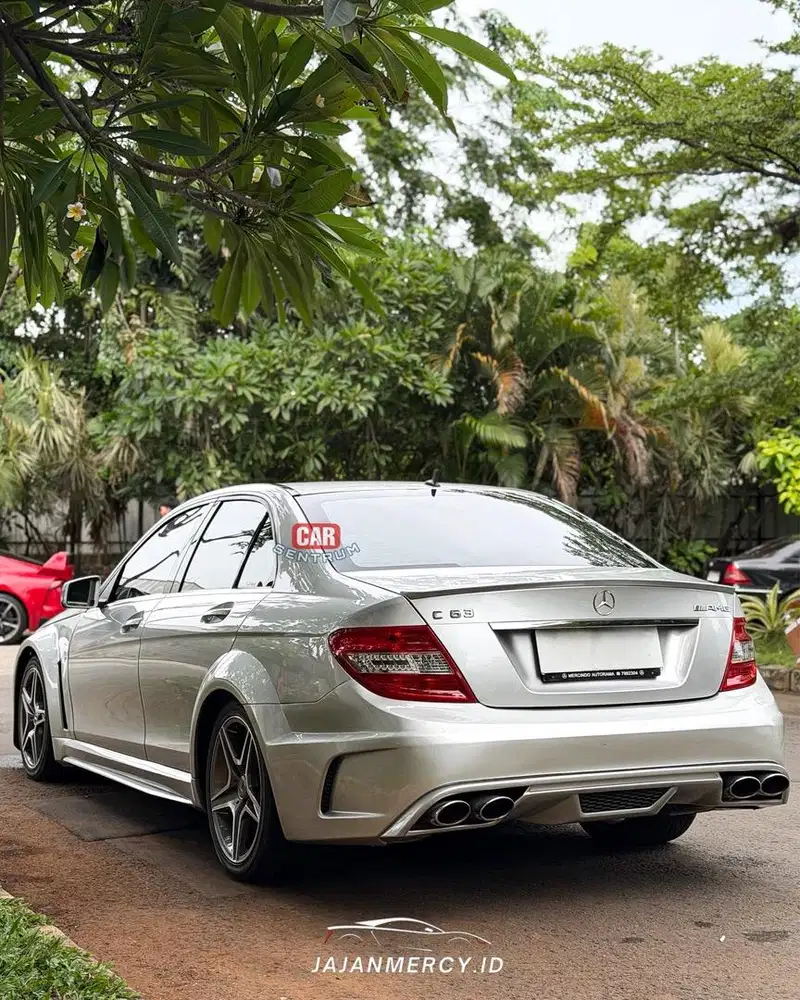 RARE COLLECTOR ITEM MERCY C63 AMG V8