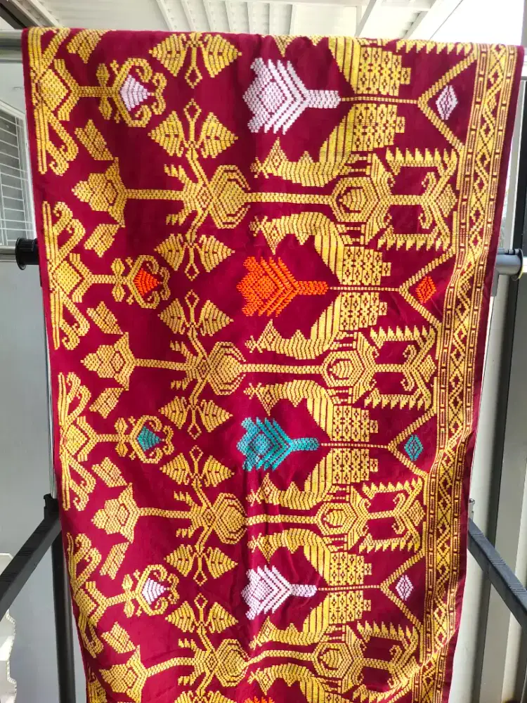 Kain Songket Tenun Suku Sasak Lombok Motif Keker (Motif Legend)