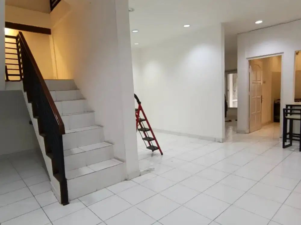 Rumah disewakan di Cipete