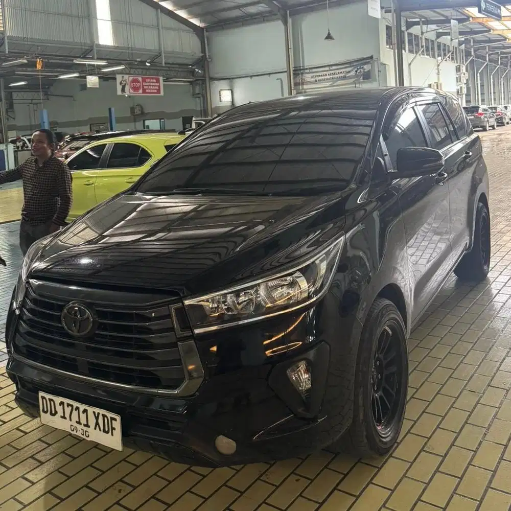 Toyota Innova G 2.4 Solar