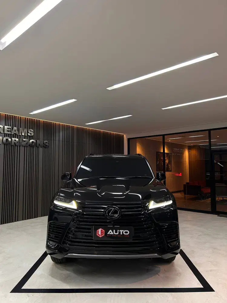 Lexus LX600 VIP 4-Seater 2024 Hitam Km12rb B36 Nik 2023