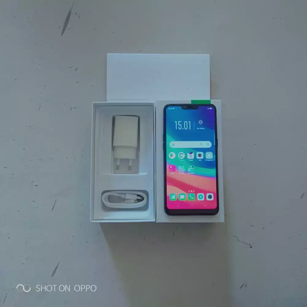 oppo a3s ram 6gb ' 128gb warna hitam seperti baru   :::