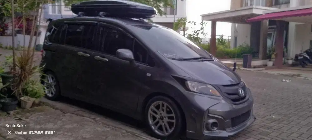 Honda Freed 2010 Bensin