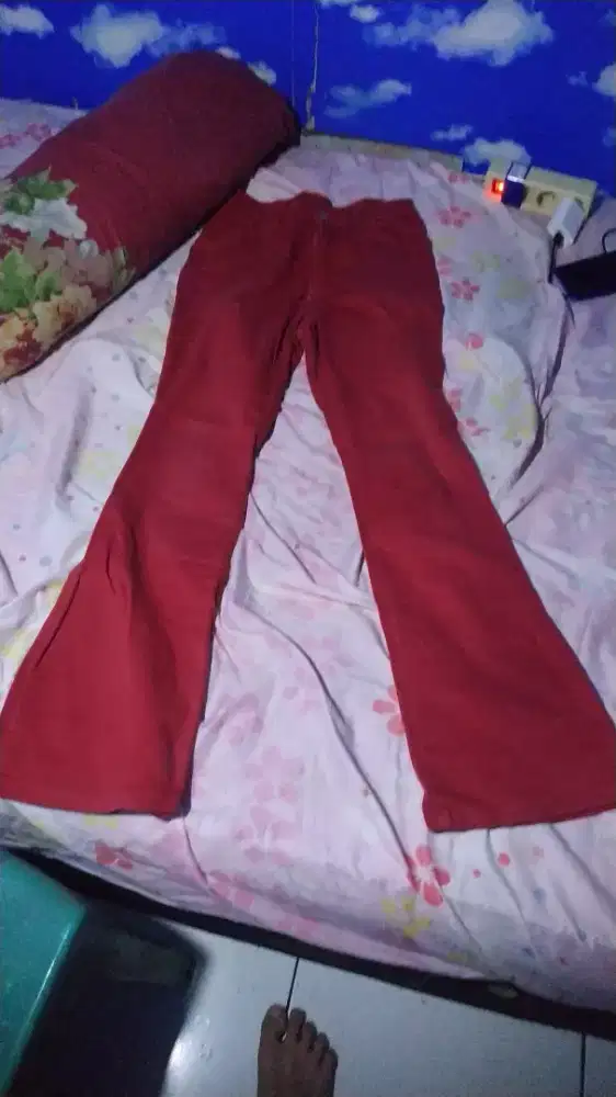Jual aja nih celana cutbray ukuran 32 .. 2 celana 100 rb