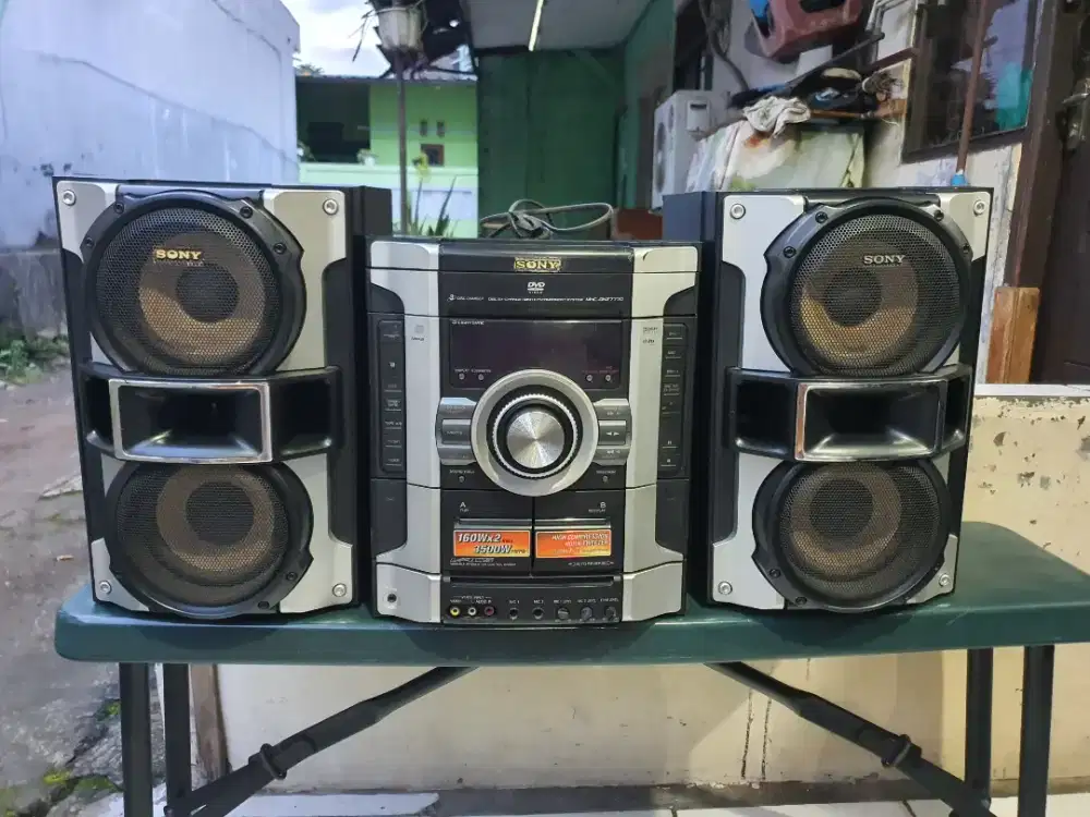 MINI Hifi Sony  MHC- GNZ 777D