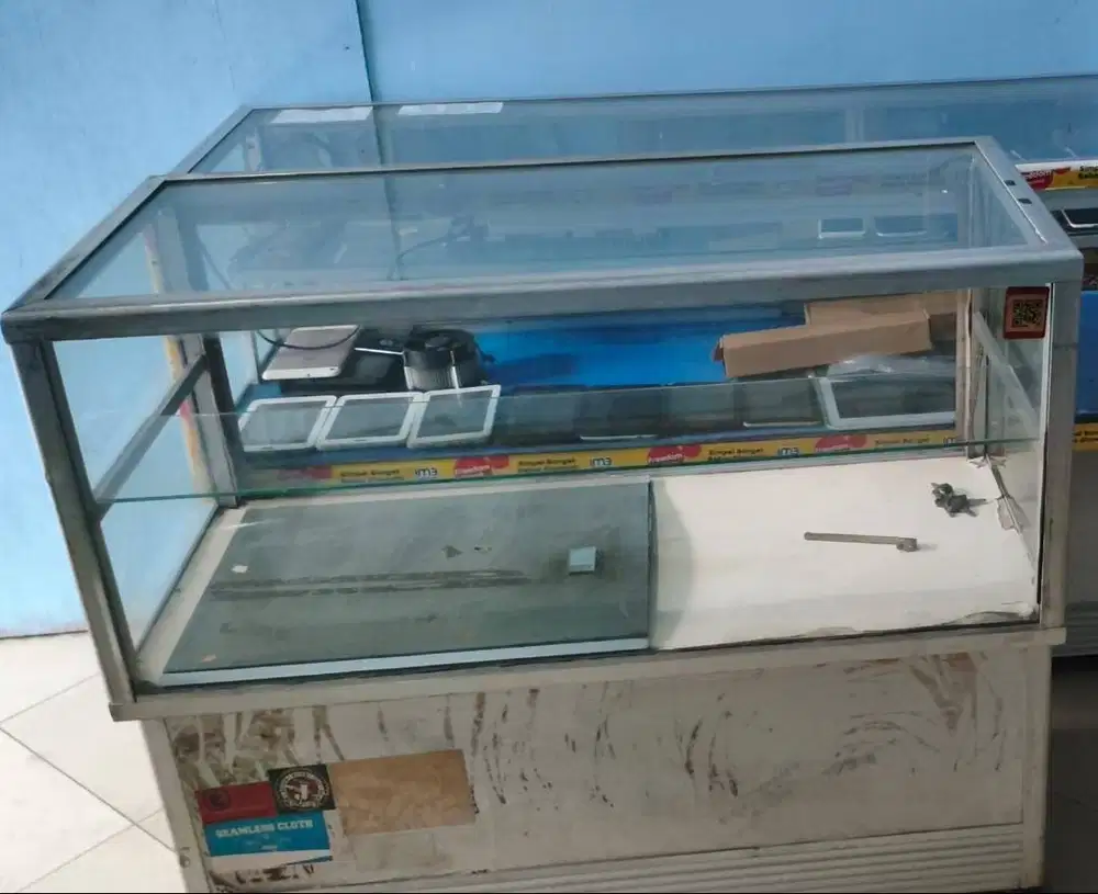 Etalase Handphone Etalase Counter Hp Pulsa 1M