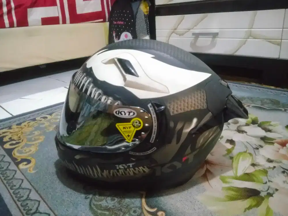Helm KYT K2R Venom size XL