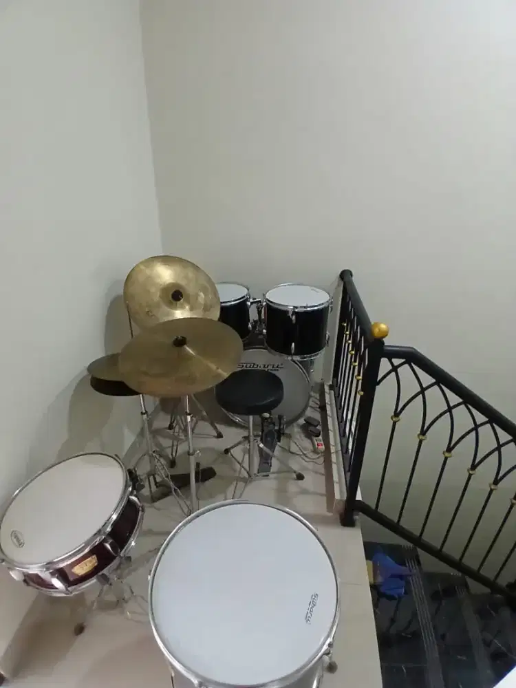 Drum merk  yamaha standar msh ok. Tnggl gebuk2