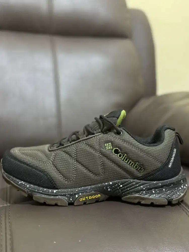 Sepatu Colombia (42) trail