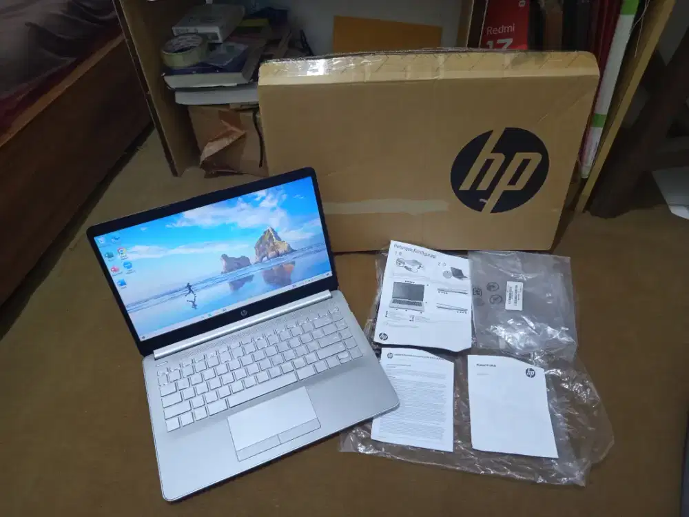 Laptop hp 14s amd a4-9125 ram 4gb ssd 256gb fullset (baca deskripsi)