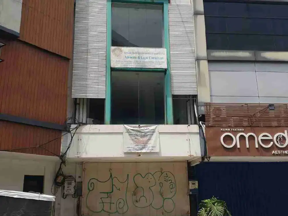 Ruko Komersil 3lt di Jl Raya Boulevard Barat Kp Gading Jakarta Utara