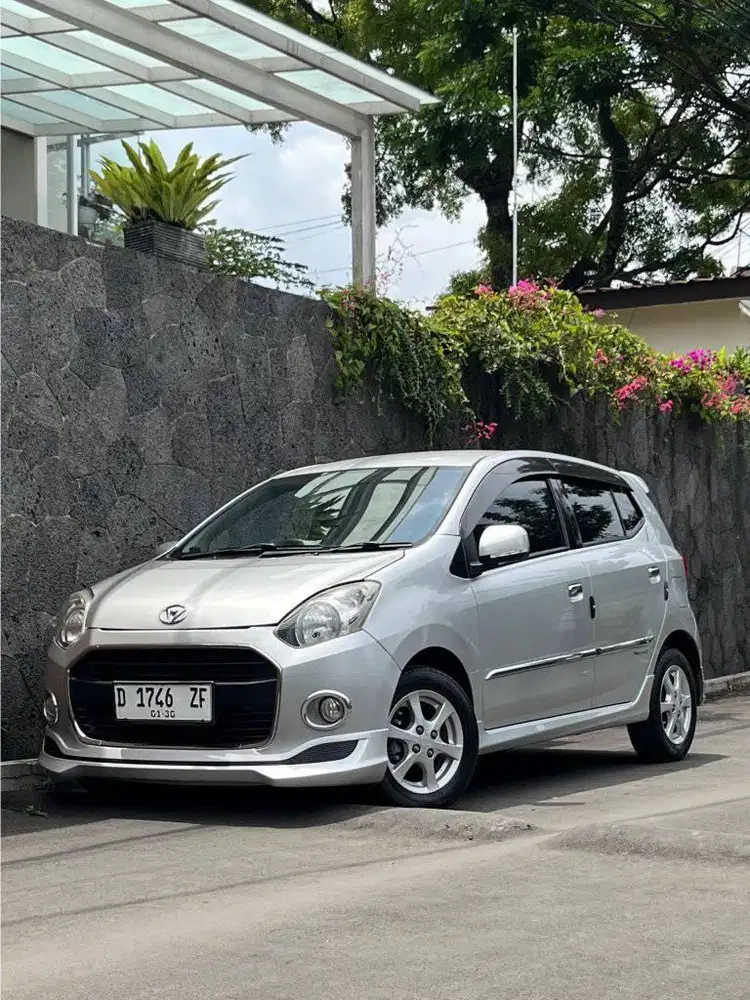 LOW KM // DP 9JT // DAIHATSU AYLA X ELEGANT MT 2015 NIK 2014