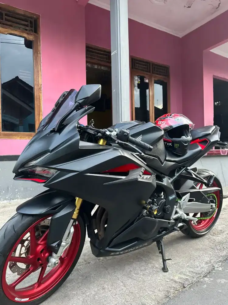 CBR250RR 2017/2018 ABS type tertinggi , slalu pertamax rutin servis