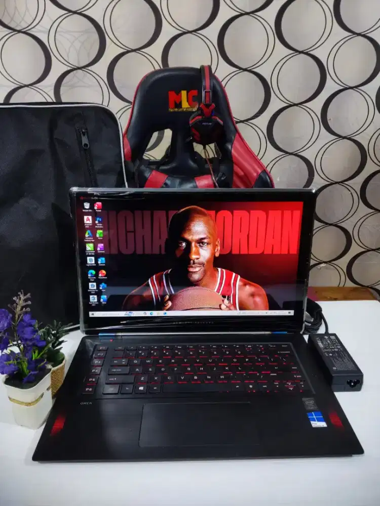 HP OMEN 15-5024Tx Layar TOUCHSCREEN  Full HD