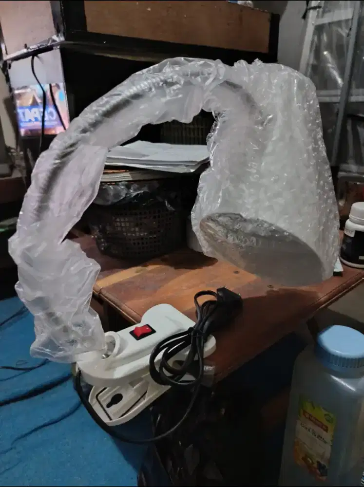 Lampu Jepit Meja