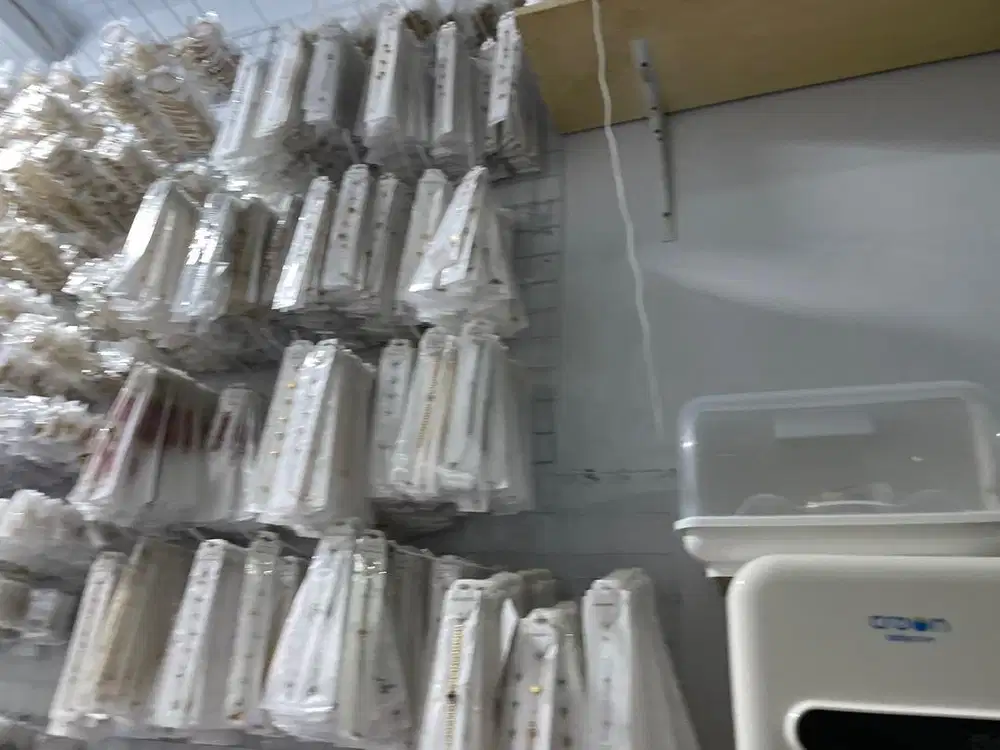 HOST LIVE & PACKING/KONTEN