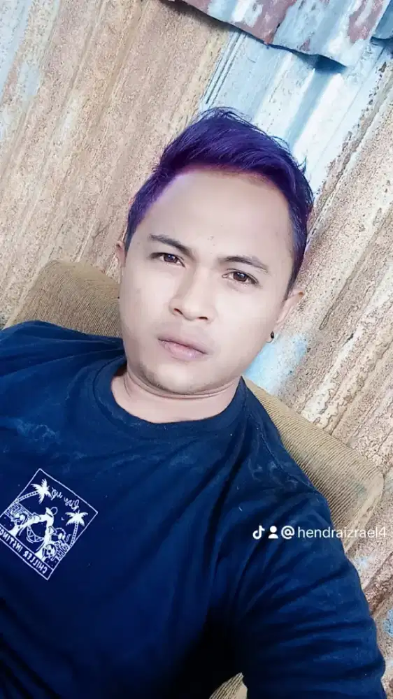 membutuh kan pekerjaan khusus nya driver