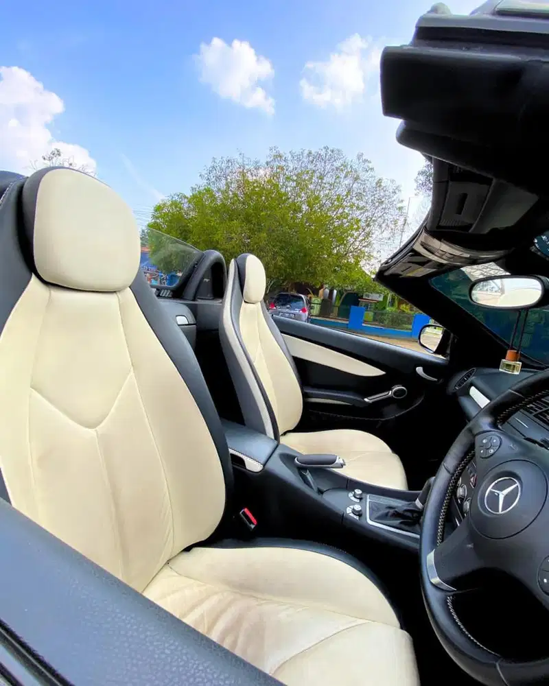 Mercedes-Benz SLK200 2012 Bensin