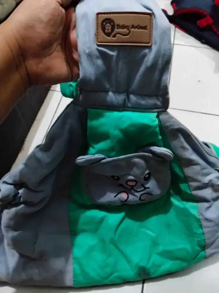 Gendongan baby 0-2 thn