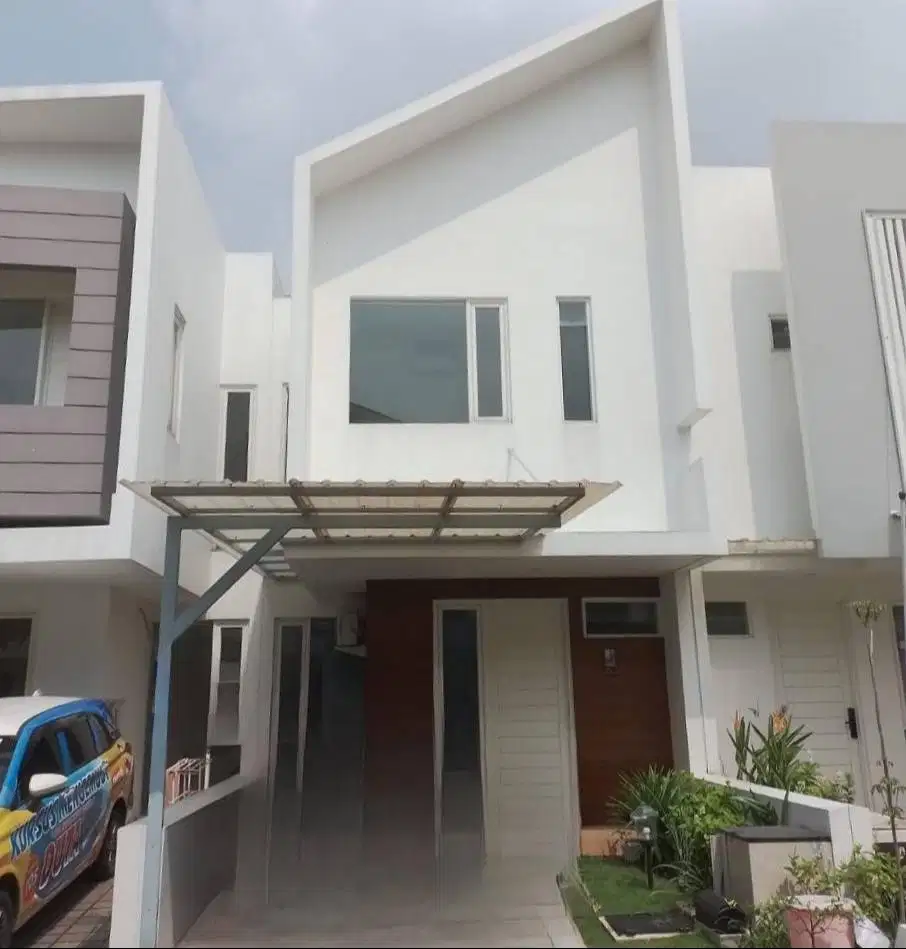 DIJUAL RUMAH DI DIAN ISTANA CLUSTER OASIA SEMI FURNISH SIAP HUNI