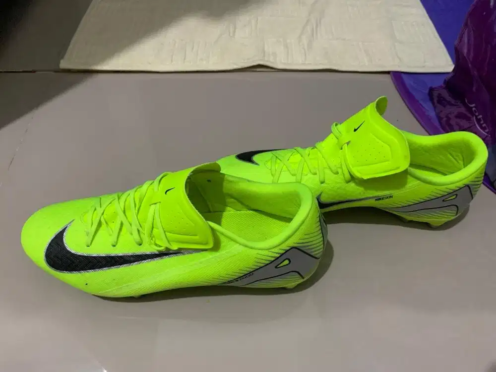 Sepatu Bola Nike Mercurial Vapor 16 Academy FG