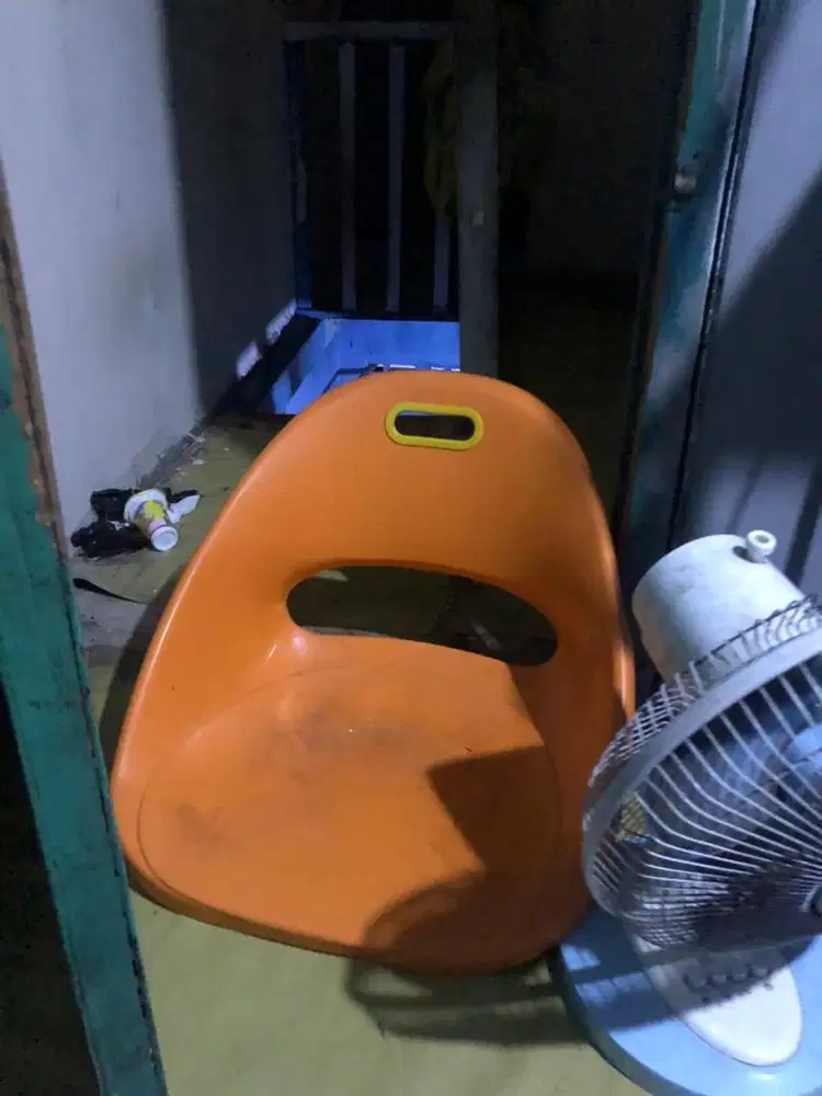 BANGKU LESEHAN SANTAI