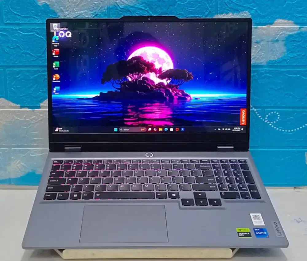Laptop Gaming Lenovo LOQ 15 IRX9 Intel i7-13650HX RTX 4050 12GB/512GB