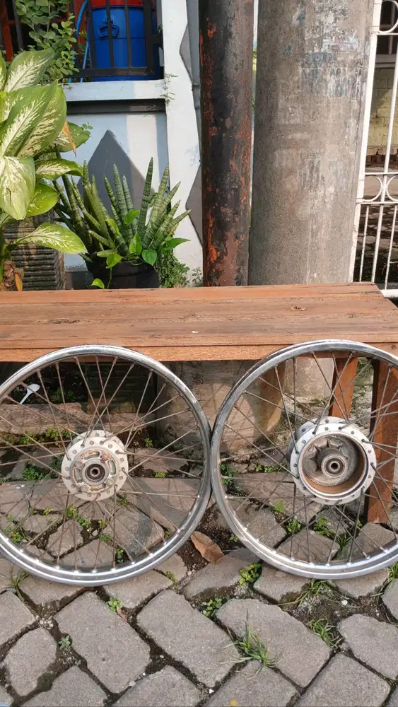 velg depan belakang & tromol shogun