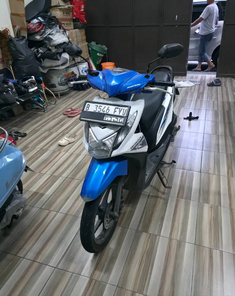 Honda Beat FI Tahun 2015 Putih Biru , 2016