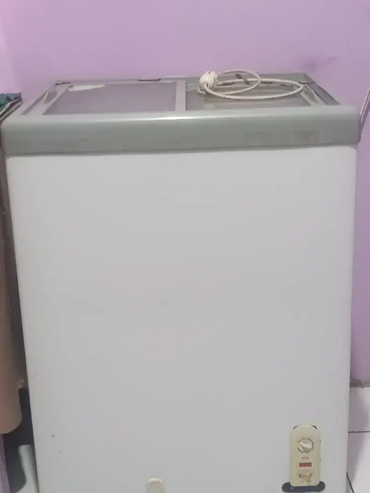 vreezer aco pintu kaca lampu terang