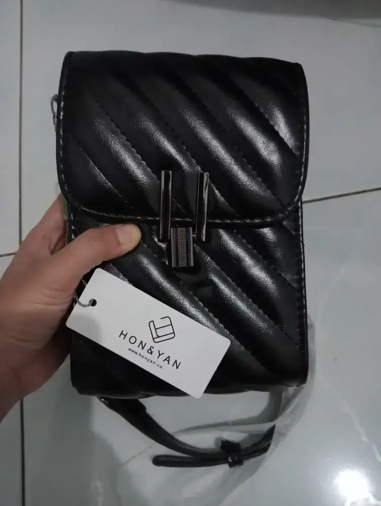 Tas HonYan sling bag