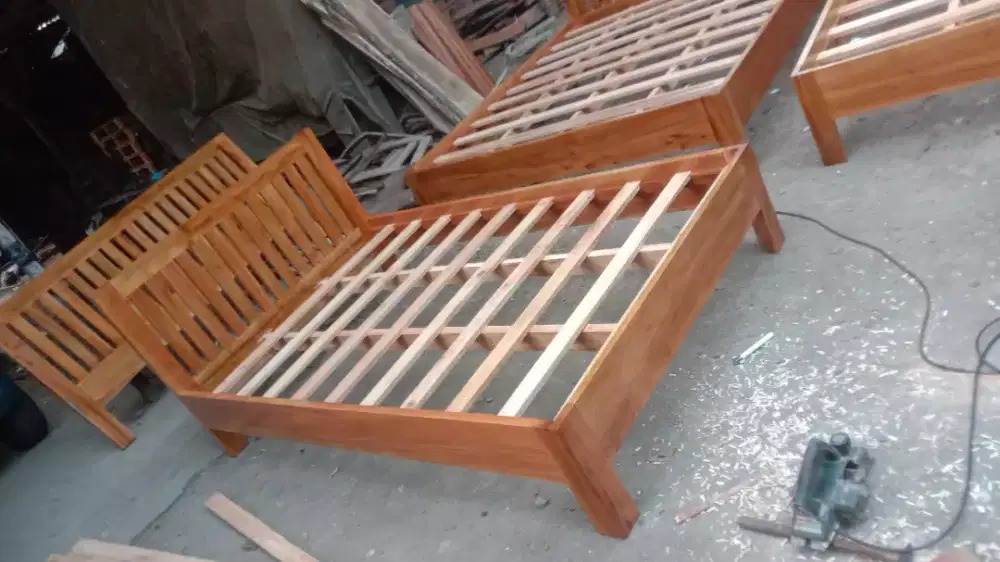 Tempat tidur minimalis