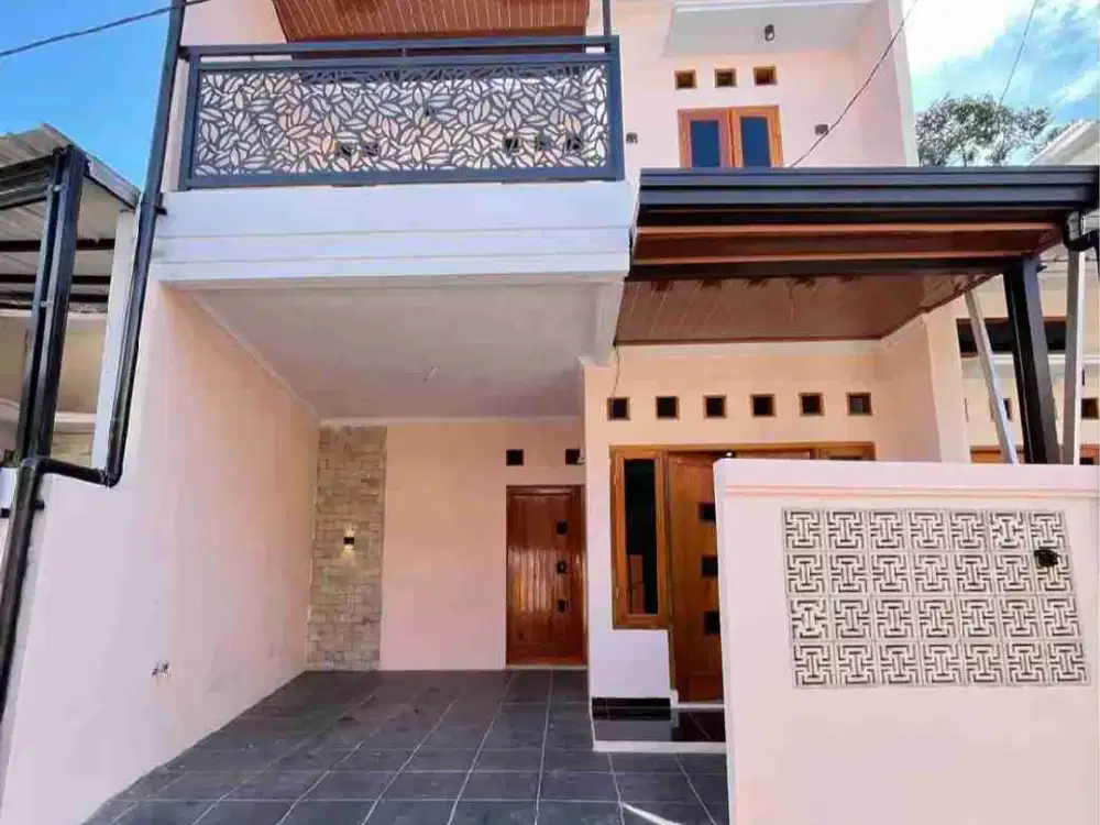 Rumah mewah 2 lantai lokasi pinggir jalan
