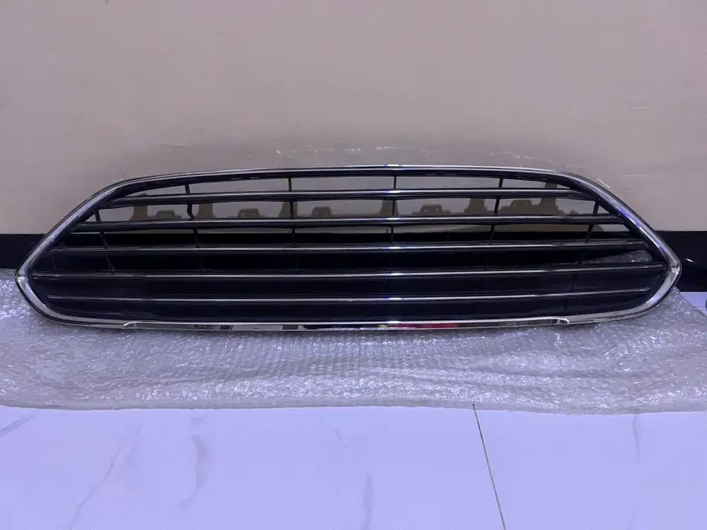 Grill Depan Ford Fiesta Facelift