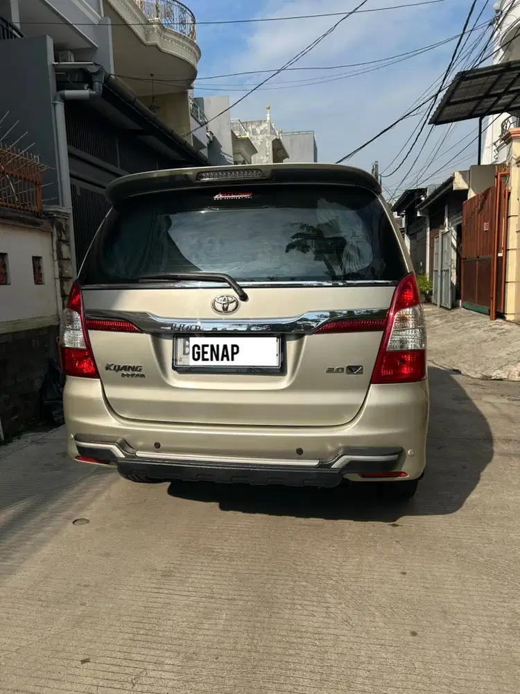 Toyota Kijang Innova V 2014 Bensin AT