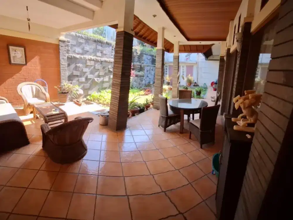 Dijual rumah simpang jl pahlawan bandung