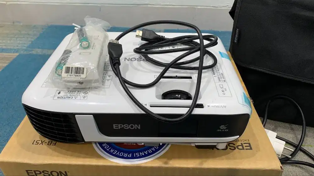 Proyektor Epson EB-X51 | 3800 Lumens | XGA | Terawat & Jarang Dipakai