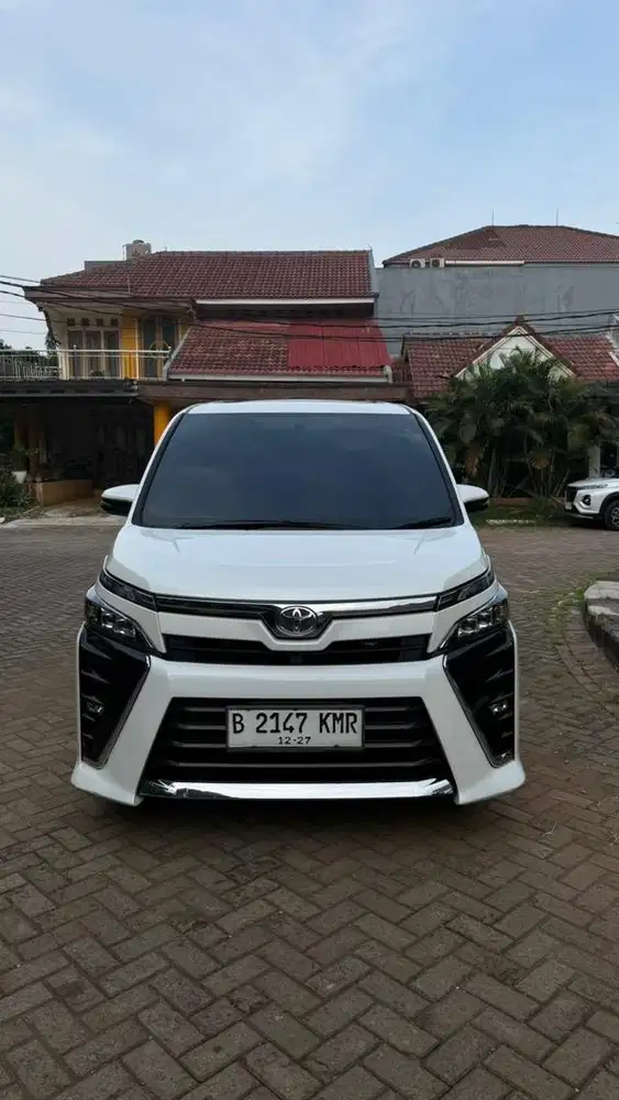Dijual toyota voxy 2019 murah