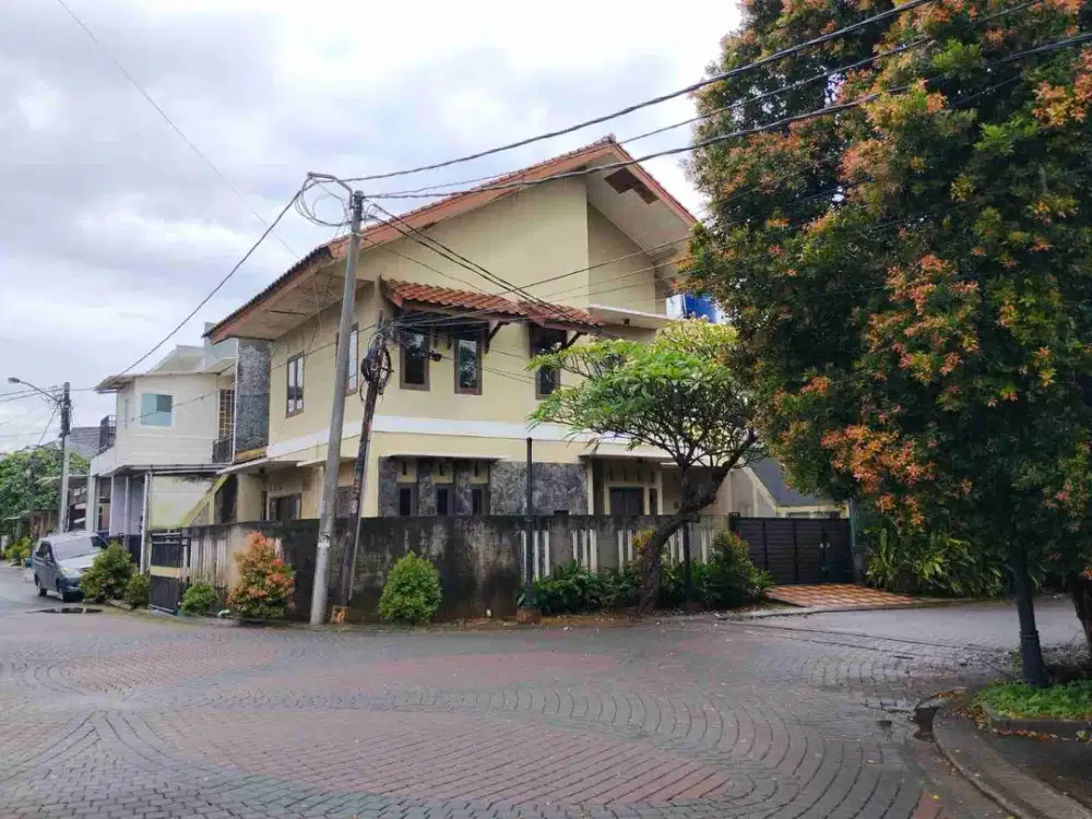 Rumah 2lt Hoek di Nusa Loka Jl Sula BSD Sek XIV Tangerang Selatan