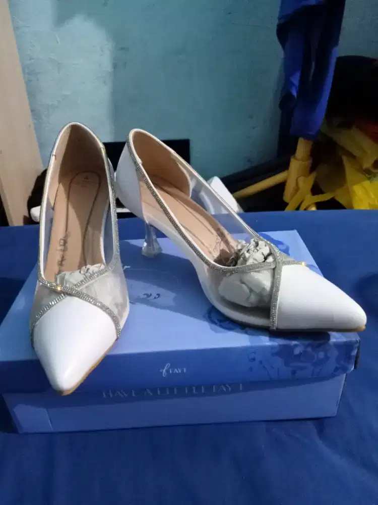 Sepatu heels fayt x disney cinderella